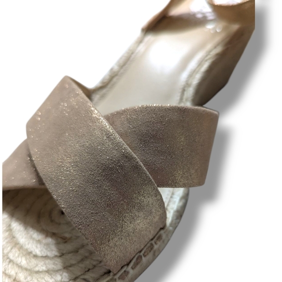 NEW VINCE CAMUTO Bendsen Wedge Sandal IN ROSE GOLD SZ 9.5 - Picture 11 of 14